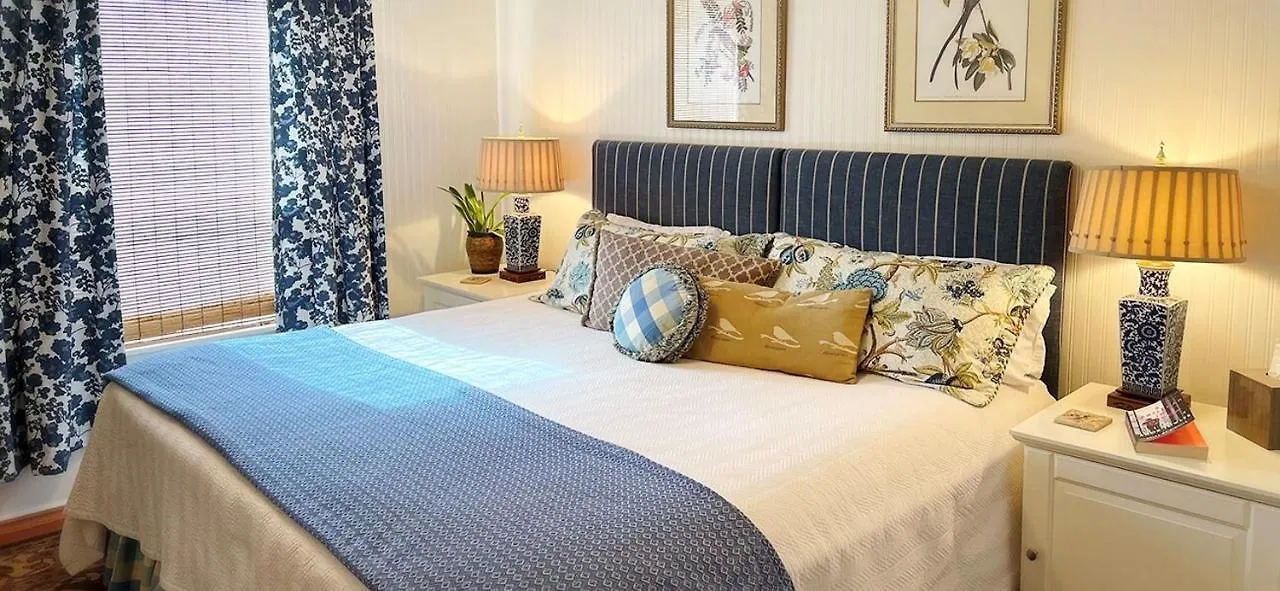 Fisher House Victoria Bed And Breakfast Kanada