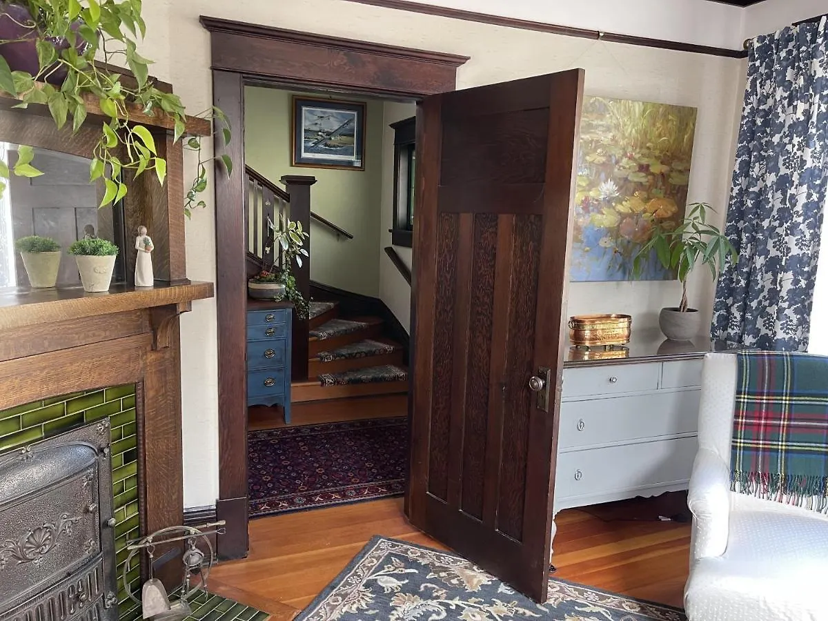 Fisher House Victoria Bed And Breakfast 4*,  Kanada